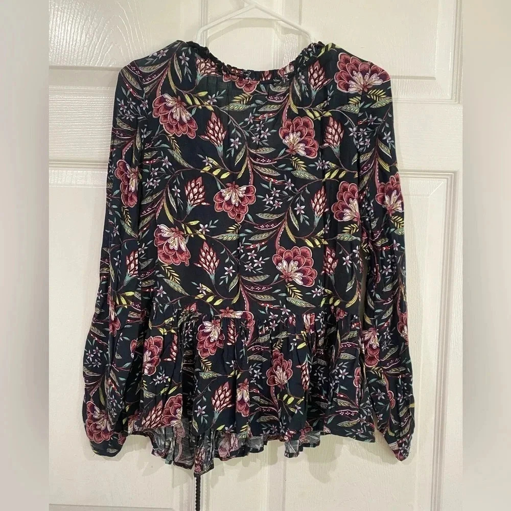 William Rast Black Purple Floral Tie Front Peasant  Blouse Ruched Sleeve Size XS - Picture 7 of 10